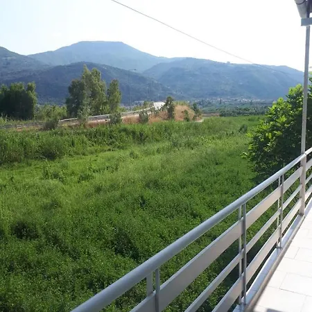 Mira Rizomilos